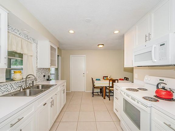 4th image of 1165 San Remo Dr