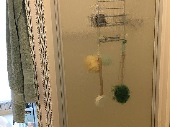 Second bathroom shower 