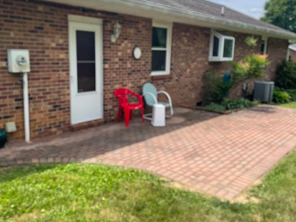 5th image of 4617 Newbern Heights Dr