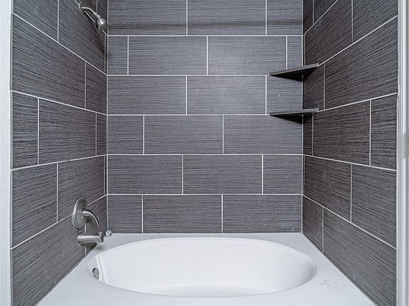 5th image of 3102 Kings Rd #203