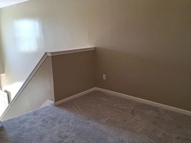 992 Findley St — Photo 9