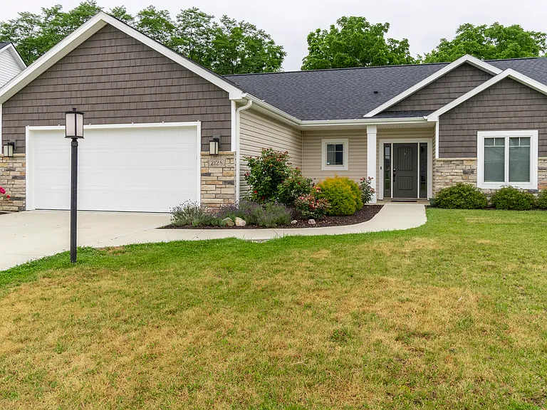 2128 Freestone Pl — Photo 2
