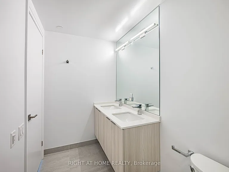 4208 Dundas St W #513 — Photo 25