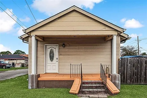419 W Saint Bernard Hwy Photo 1