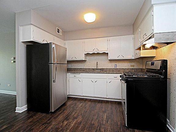 2nd image of 9735 S Cicero Ave APT 2NW