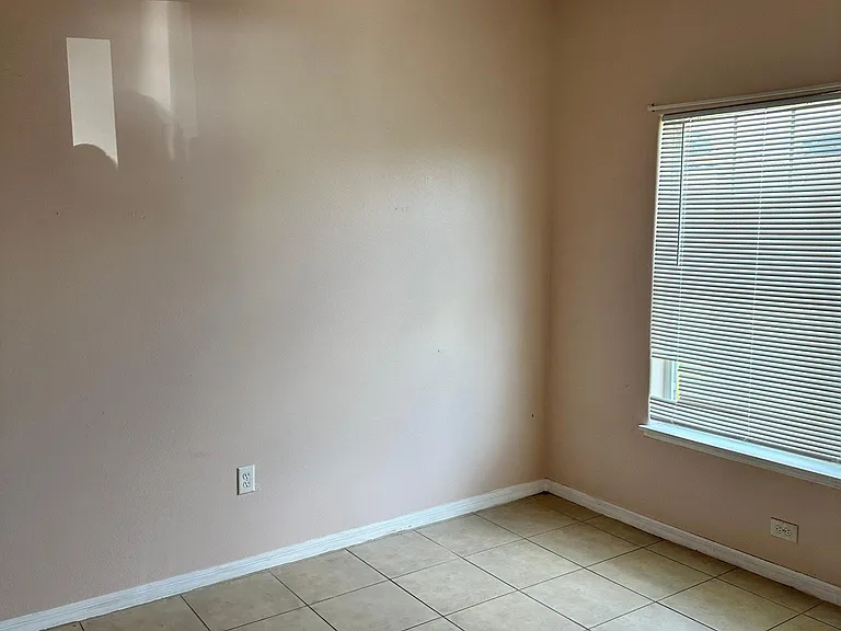 2165 Island Walk Dr — Photo 12