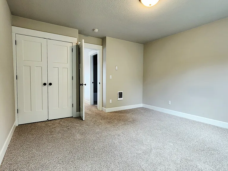 1032 SE Regan Hill Loop — Photo 17