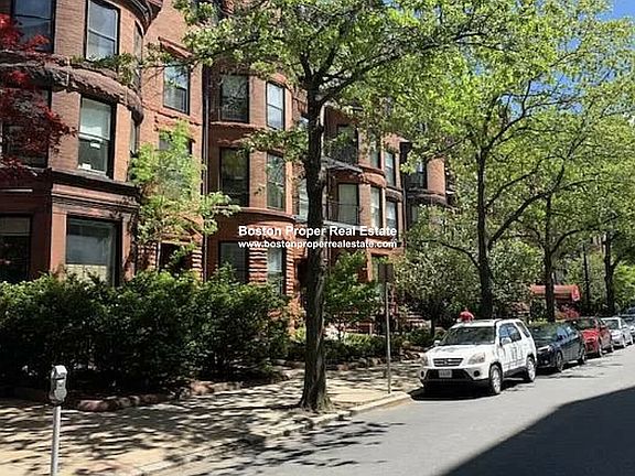 27 Bay State Rd. Boston - Kenmore Building Photo 2