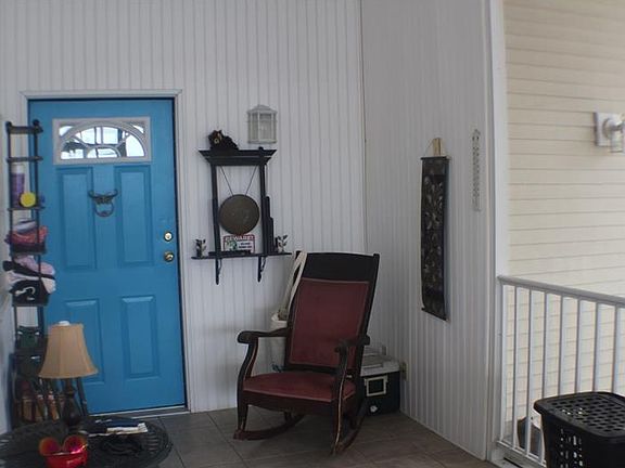 3rd image of 918 Saint George Dr