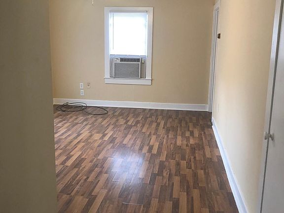 3rd image of 1630 Catherine Dr