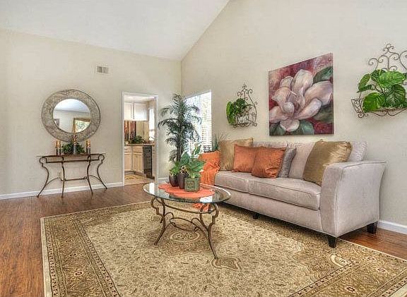 5th image of 33593 Bardolph Cir