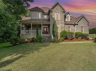 7102 Guilding Dr, Greensboro, NC 27455