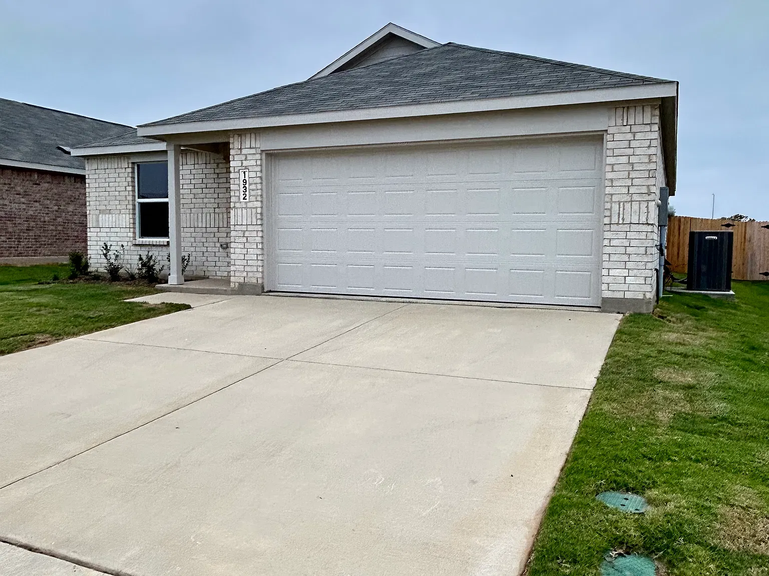 1932 Autumn Ln — Photo 2