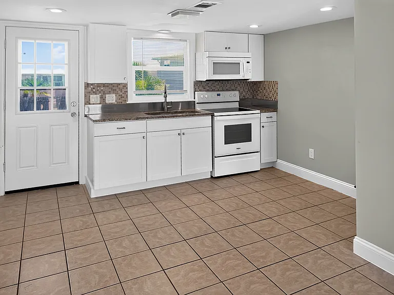 348 Tarpon Ave #5 — Photo 9