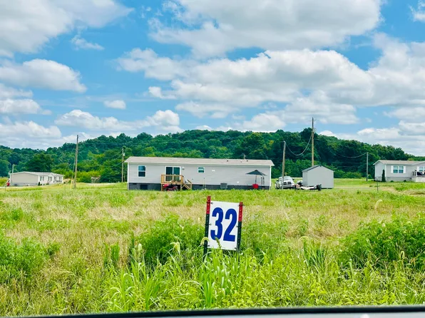 32 Turkey Lot Loop, East Bernstadt, KY 40729