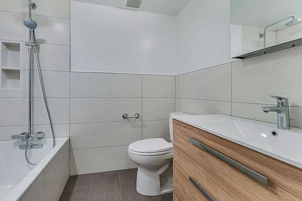 Rented by Compass | media 20