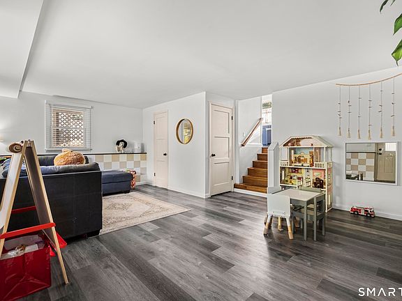 4th image of 270 Silver Lane
