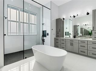 391 19th St NW, Naples, FL 34120