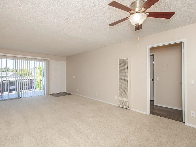 Arbor Court Apartment Homes — Photo 11