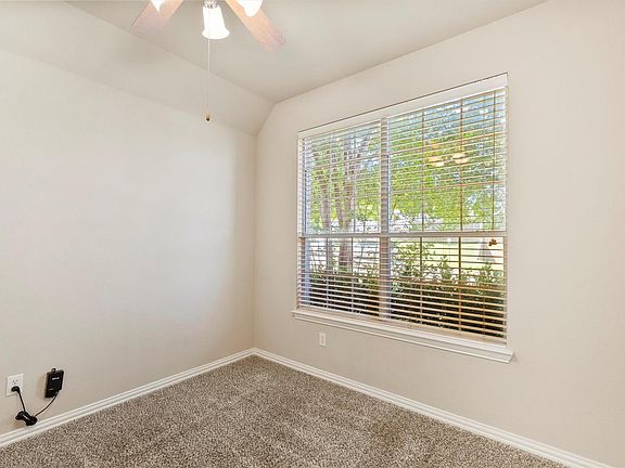 3rd image of 2801 Chester Dr