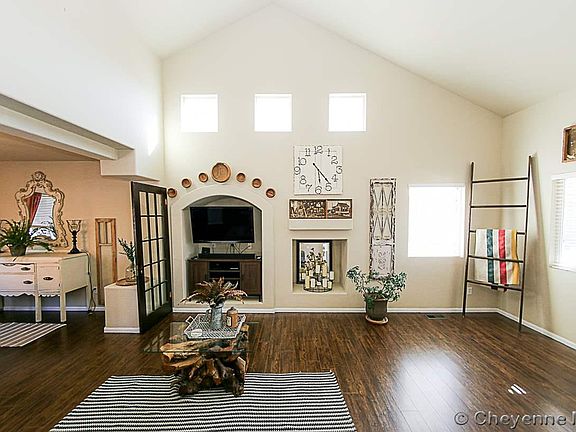 5th image of 1416 Sunny Hill Dr