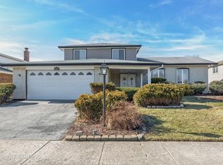 851 E 193rd Pl, Glenwood, IL
