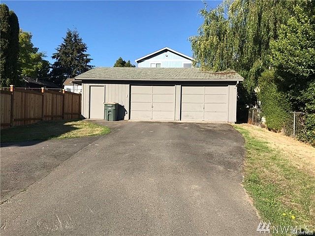 2nd image of 79 10th Ave SW