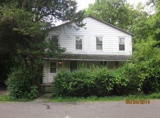 9 Peach St, Westville, NJ 08093