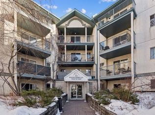 11 E Dover Point SE #412, Calgary, AB T2B3J8