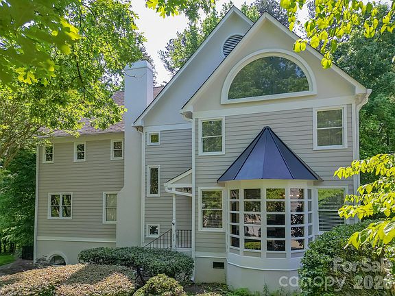 2nd image of 230 N Brackenbury Ln