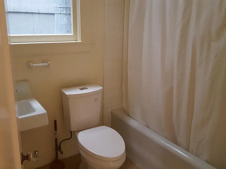 842 24th Ave — Photo 7