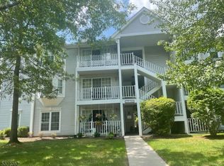 124 Raintree Ln #124, Mahwah, NJ 07430