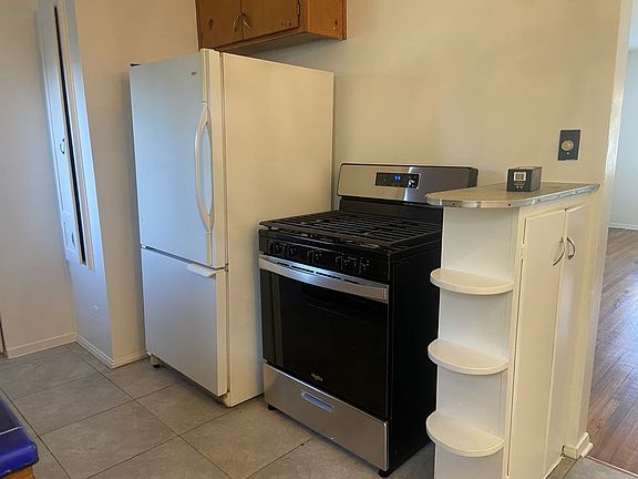 2nd image of 150 N Beachwood Dr Unit B