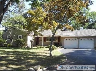 12 Bay 1st St, Islip, NY 11751