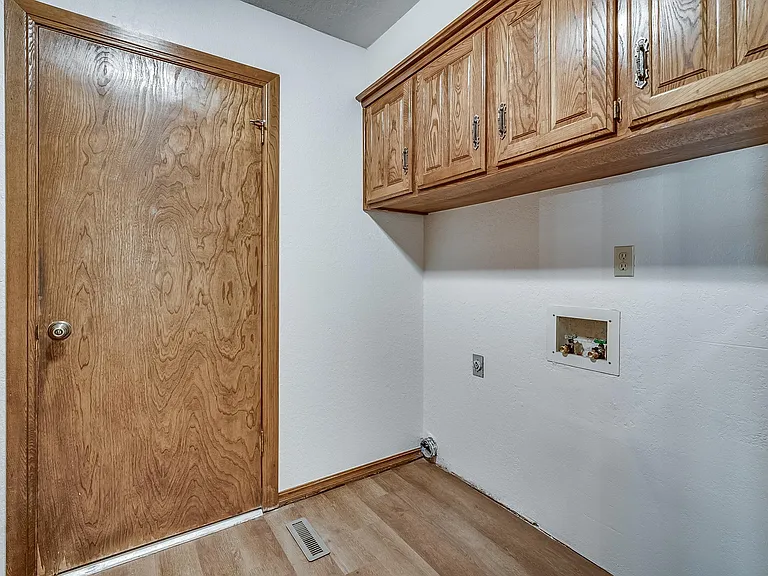 1111 Robin Hood Ln — Photo 18