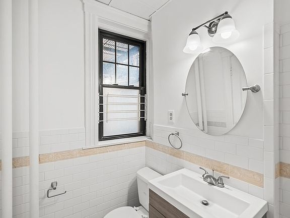 2nd image of 190 Chestnut Hill Ave #8