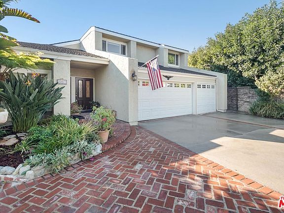3rd image of 22520 Jameson Dr