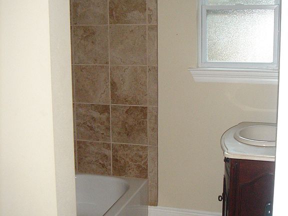 4th image of 4658 Gawain Dr