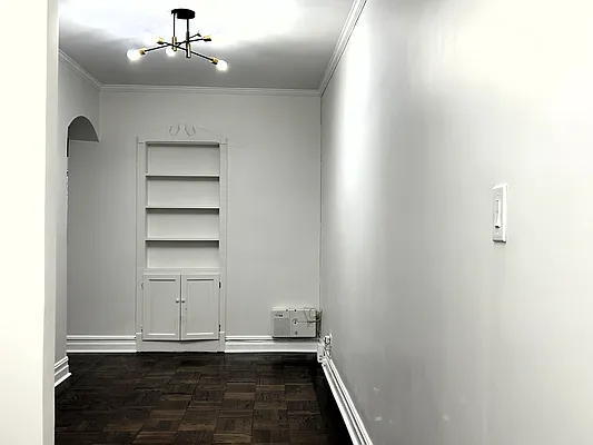 Rented by Nachman Weingarten, LREB | media 9