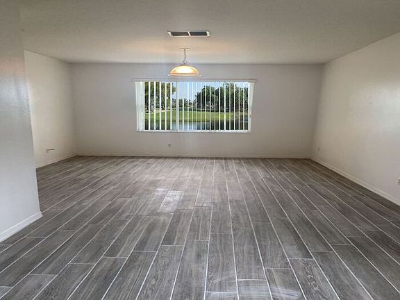 2nd image of 1939 Willow Wood Dr