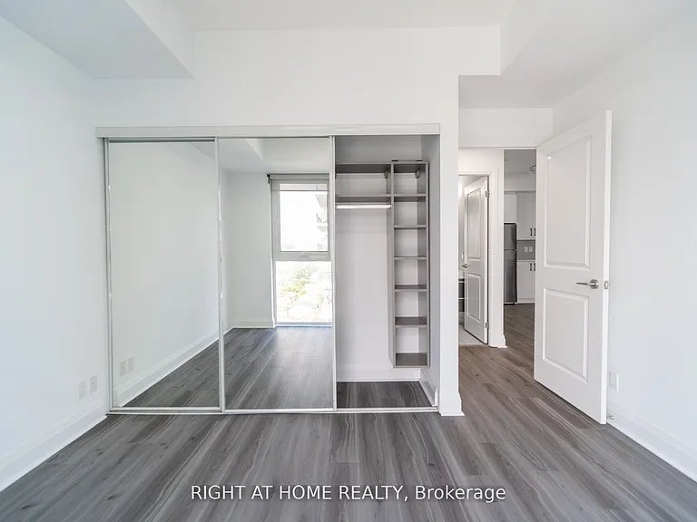 15 Zorra St #901 — Photo 19
