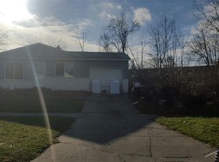 1927 Basil Ln, Flint, MI 48504