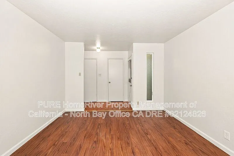 3 bed, 2.0 bath, 1400 sqft, $3,400 — Photo 4