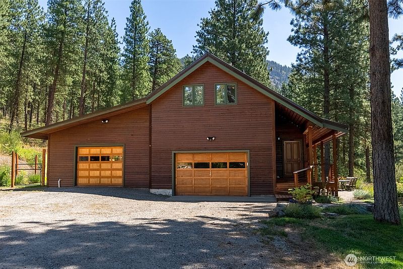 3rd image of 2 Trillium Road