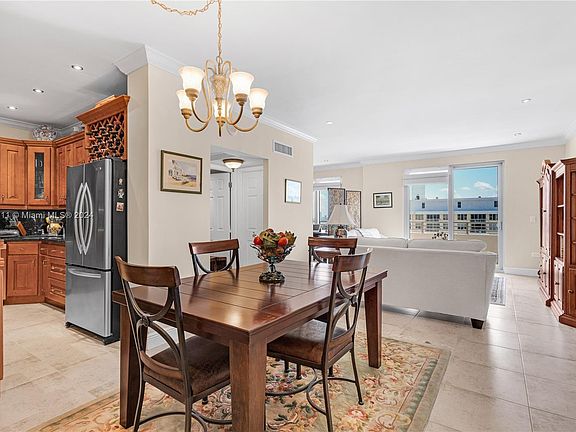 4th image of 5555 Collins Ave APT 17Y