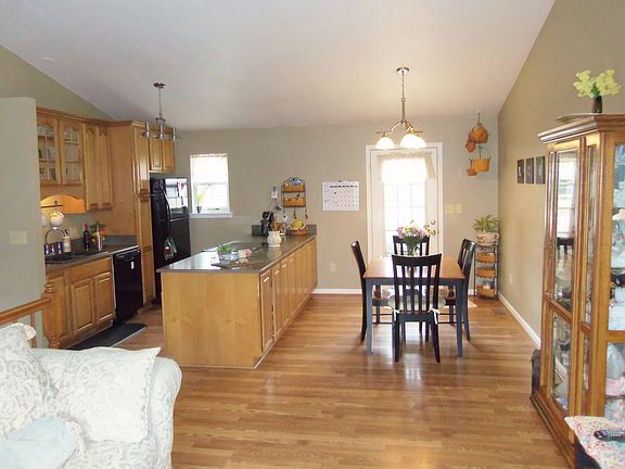4th image of 5310 S Oaks Ave
