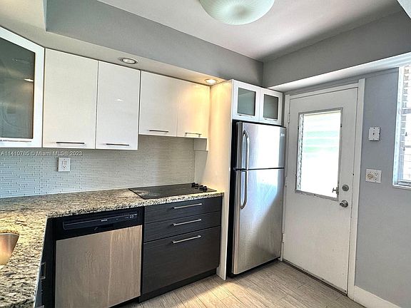 5th image of 2930 Point East Dr APT E202