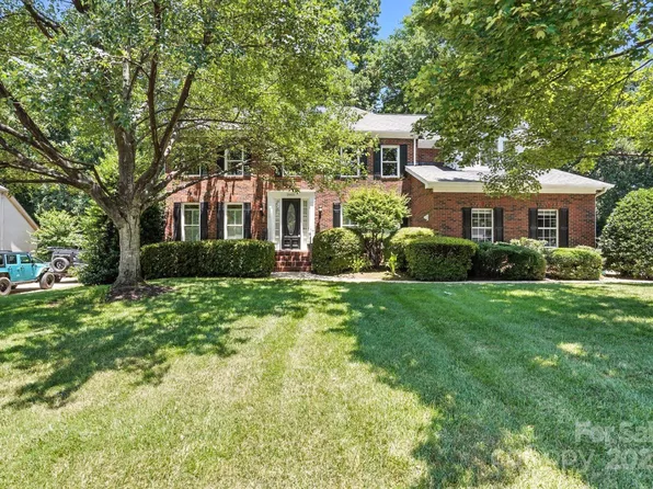 21621 Crown Lake Dr, Cornelius, NC 28031