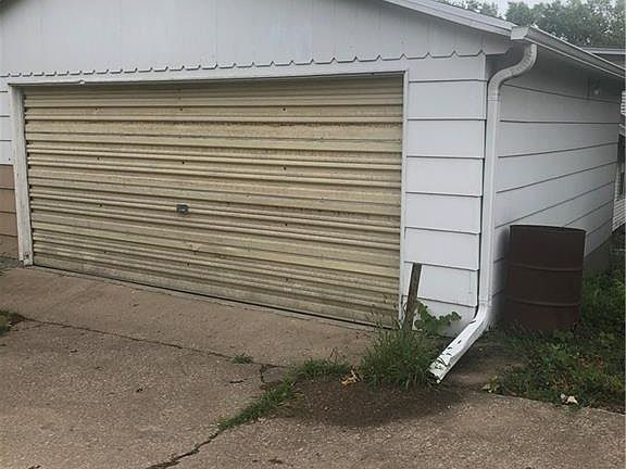 3rd image of 2904 Renick St