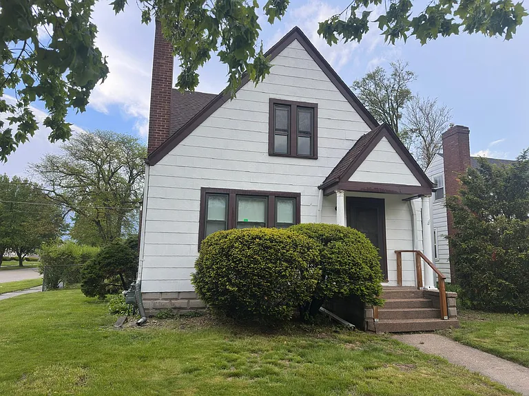 3340 Ann St — Photo 1